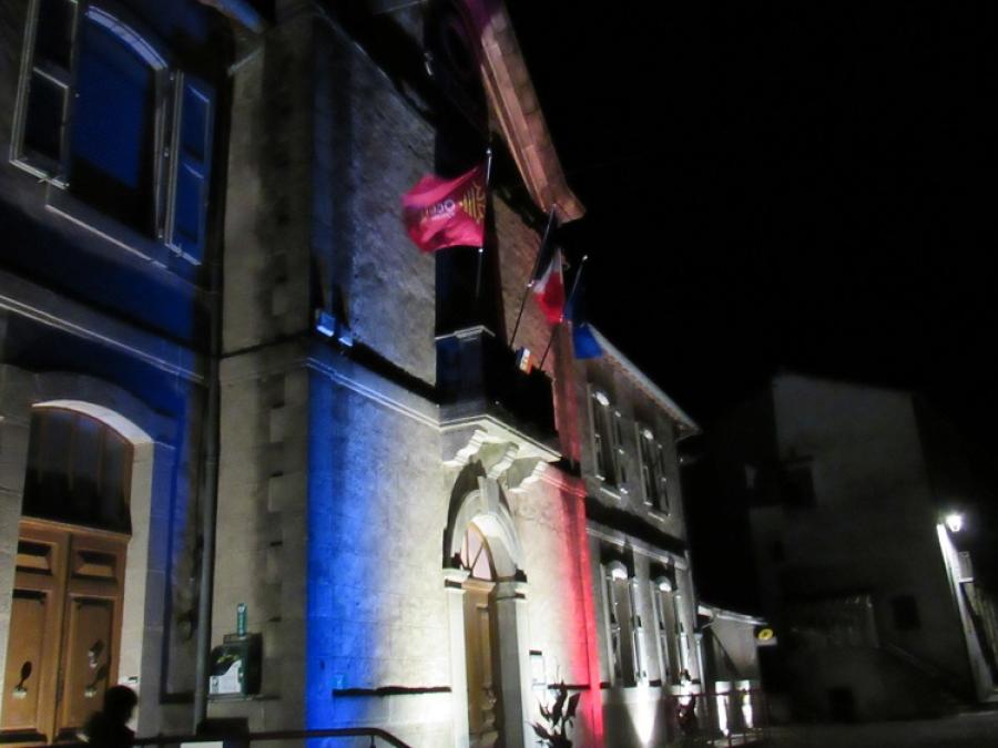 Inauguration de l'école - Facade  de la mairie et de l'école