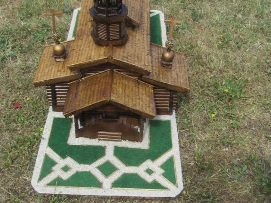 Maquette de la chapelle orthodoxe de Sylvanes à coté de Fayet (7)