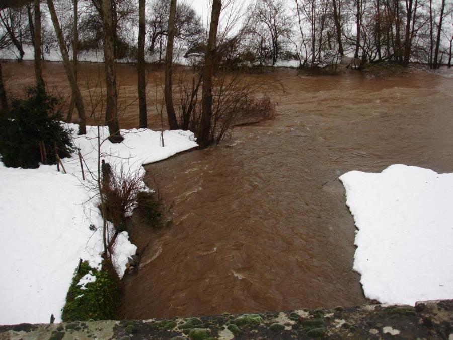 Laroque sous la neige en janvier 2006 (2)
