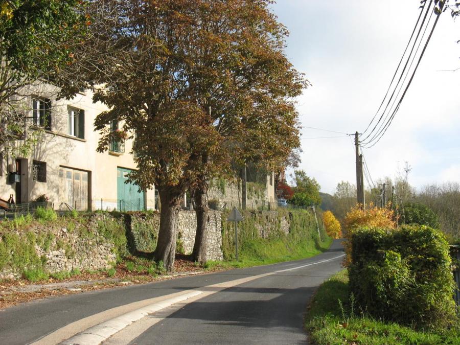 Dans le village de Laroque (27)