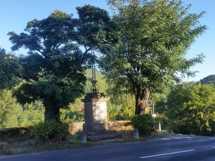 La croix - Fayet (50)