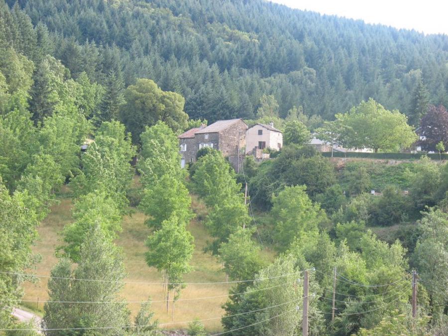 La Dezouvre depuis la RD 902 (2)
