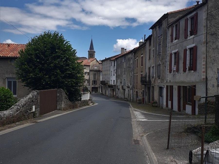 Le bourg Fayet (109)