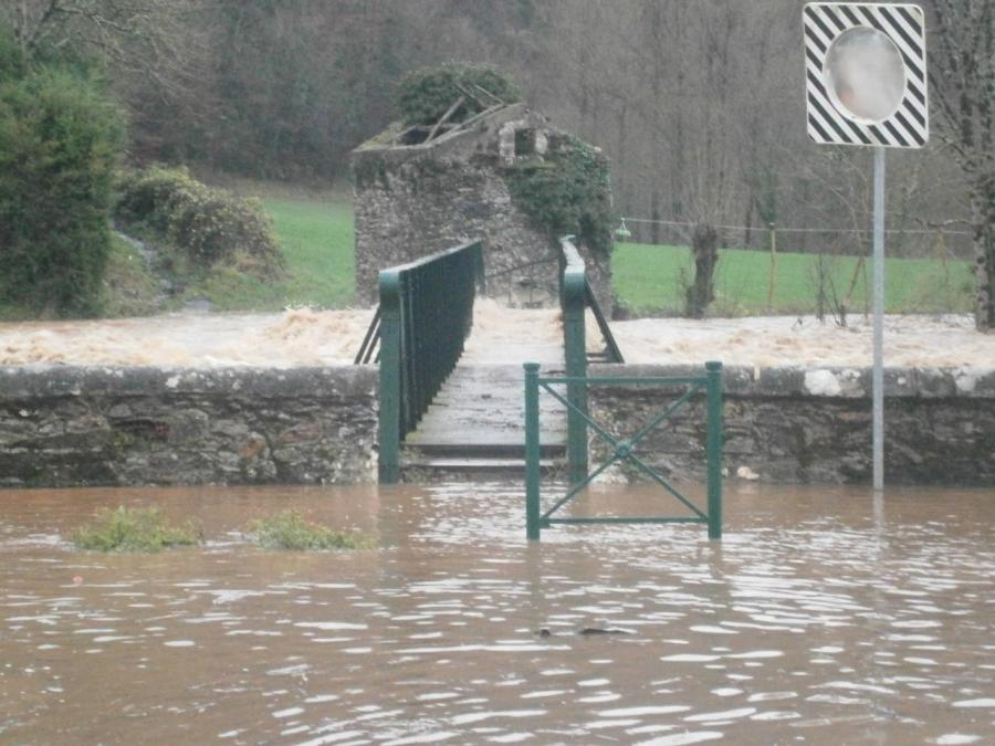 La Nuéjouls en crue à LAROQUE LE 28/11/2014 à 14 H 00 (46)